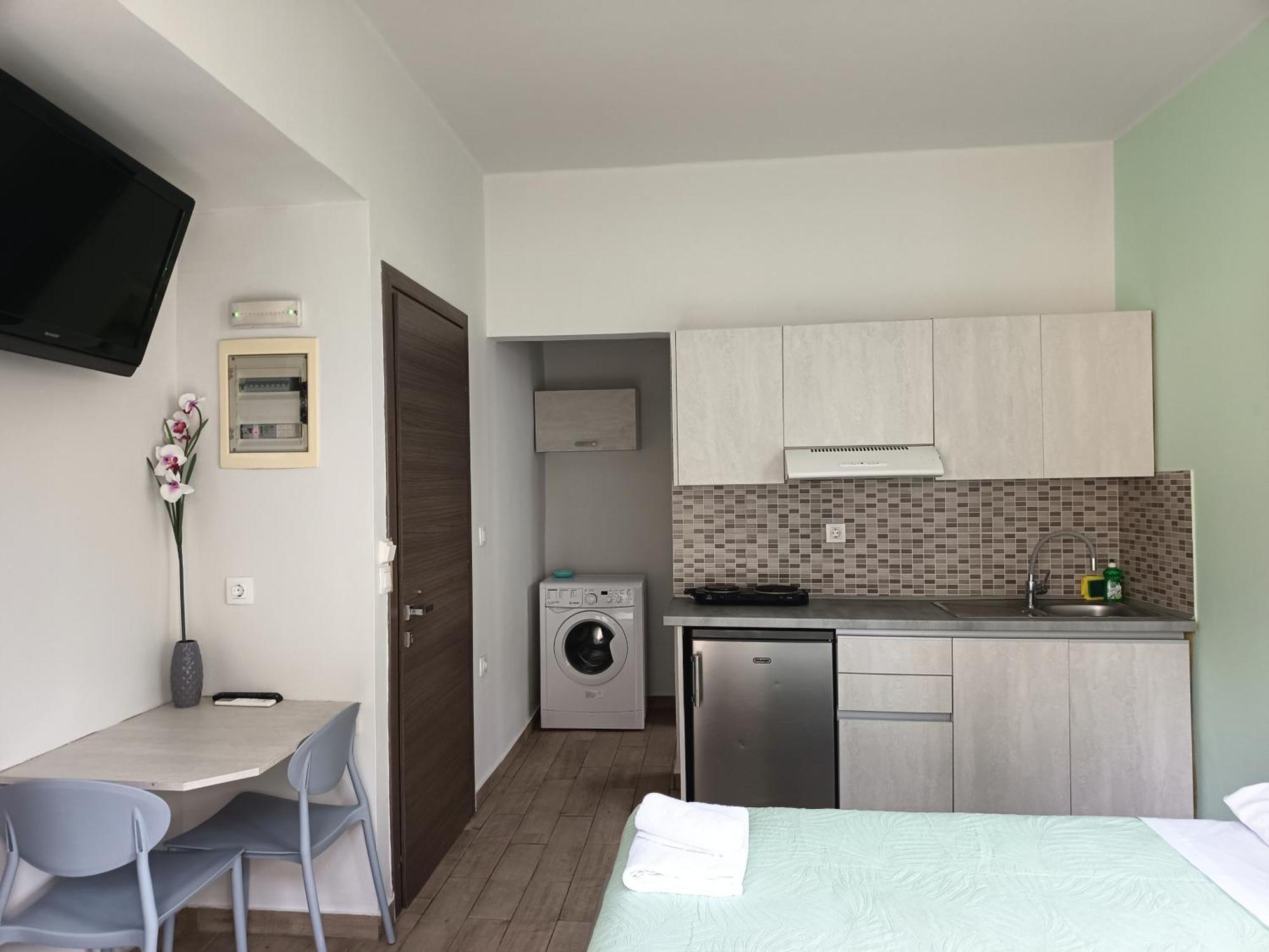 Lilian'S Seaview-Party Street-Youth Studios Rhodes City Kamer foto